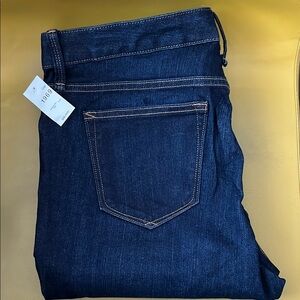 NWT GAP 1969 Real Straight Jeans 33S